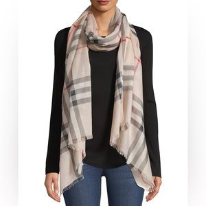 NEW Burberry Giant Stone Check Scarf - Never Worn